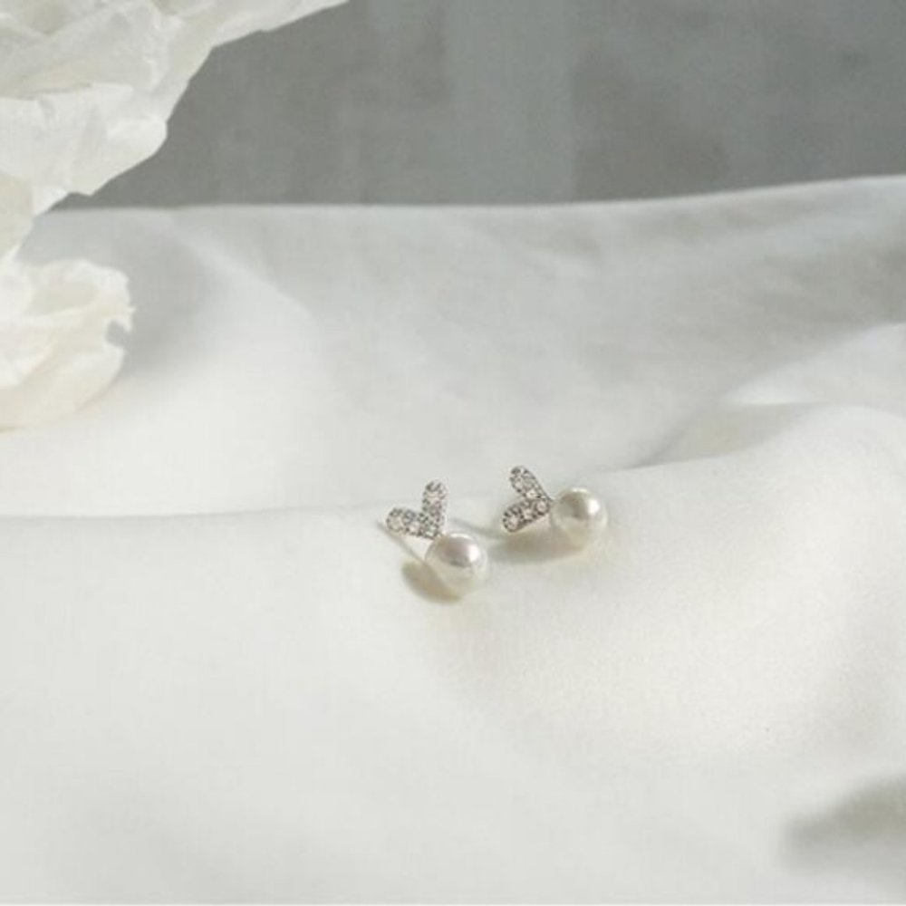 NEW 925 Sterling Silver Diamond Pearl Stud Earrings - Picture 8 of 13